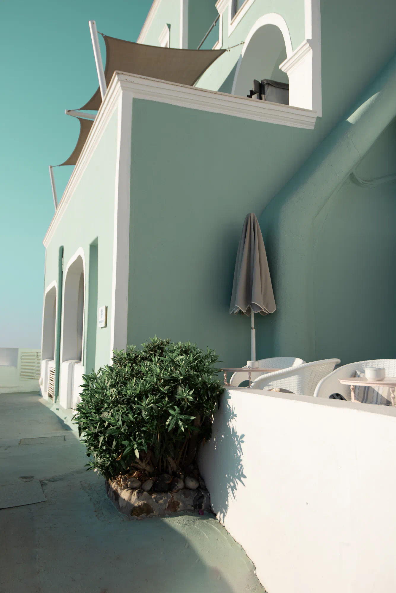 green santorini street
